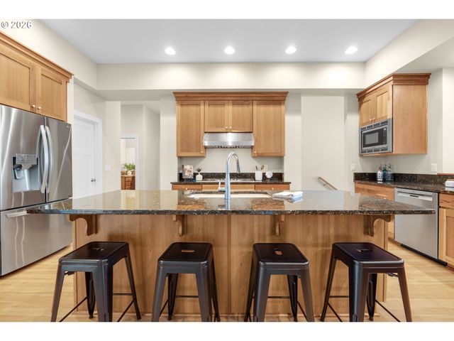 10253 Nw ENGLEMAN St, Portland, OR 97229