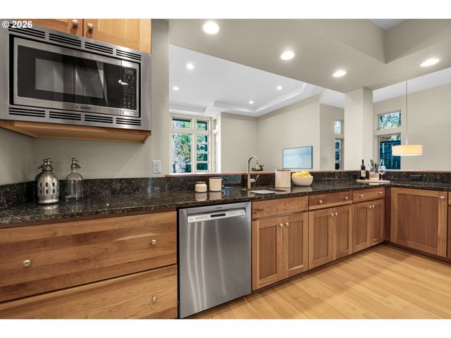 10253 Nw ENGLEMAN St, Portland, OR 97229