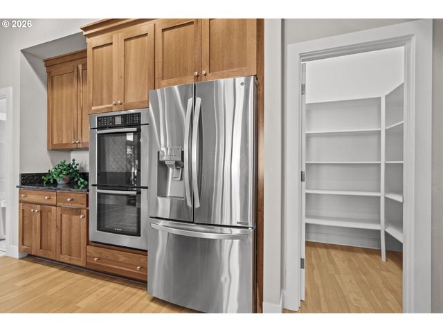 10253 Nw ENGLEMAN St, Portland, OR 97229