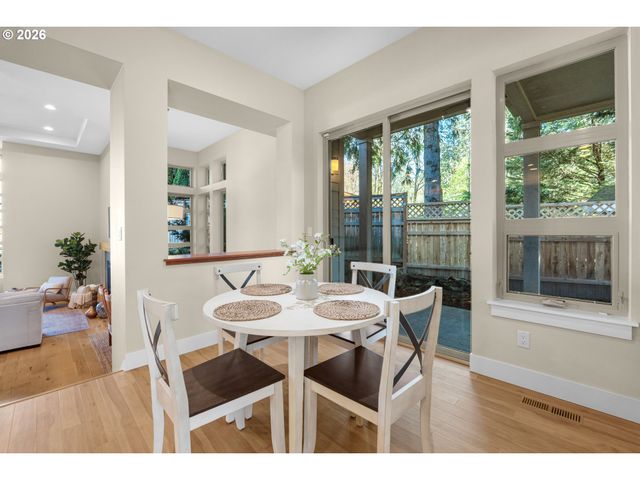 10253 Nw ENGLEMAN St, Portland, OR 97229