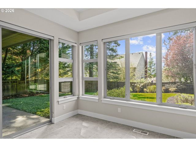 10253 Nw ENGLEMAN St, Portland, OR 97229