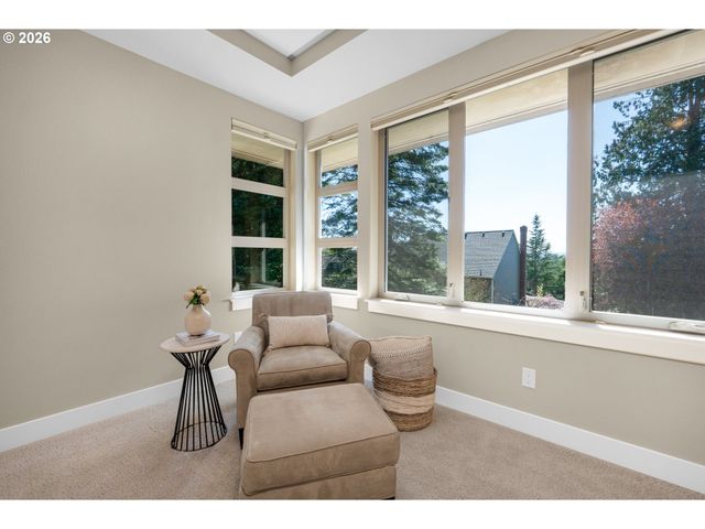 10253 Nw ENGLEMAN St, Portland, OR 97229