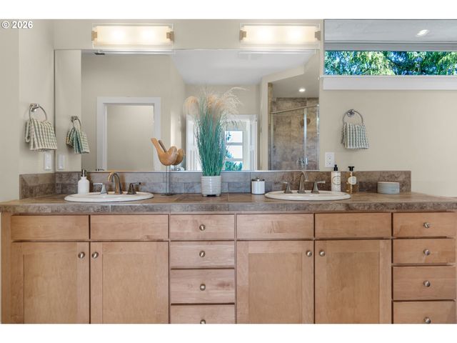 10253 Nw ENGLEMAN St, Portland, OR 97229