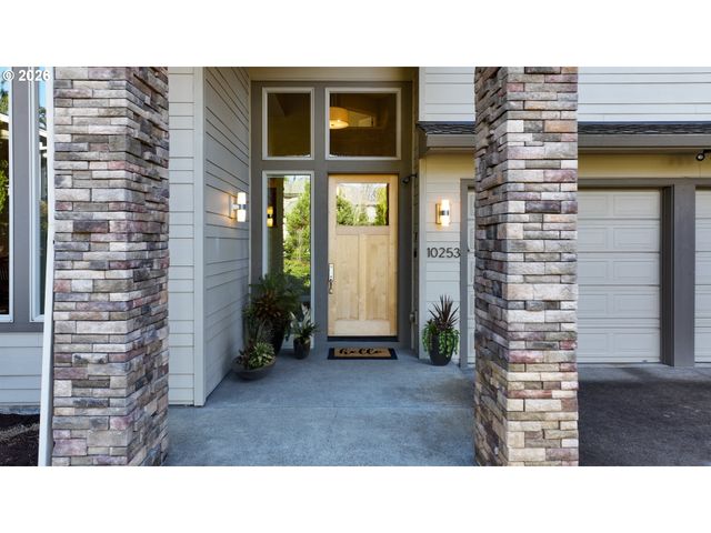 10253 Nw ENGLEMAN St, Portland, OR 97229