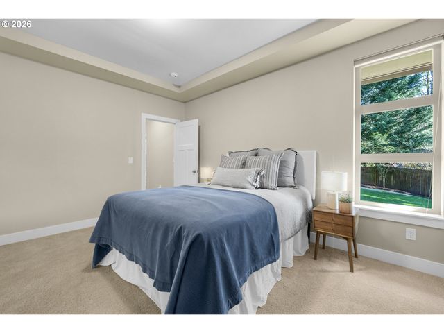 10253 Nw ENGLEMAN St, Portland, OR 97229