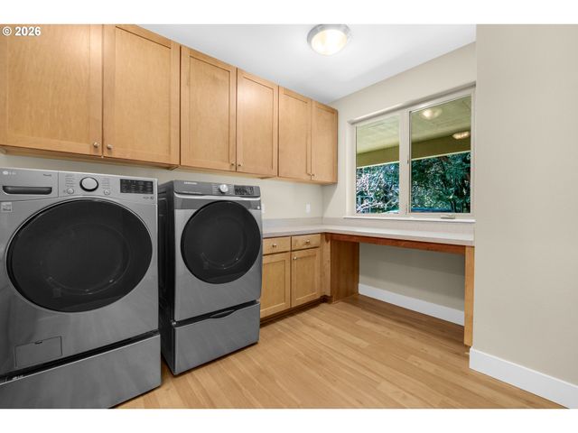 10253 Nw ENGLEMAN St, Portland, OR 97229