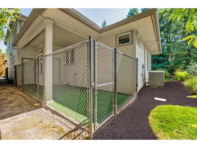 10253 Nw ENGLEMAN St, Portland, OR 97229