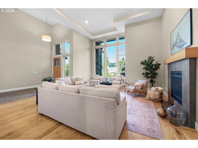 10253 Nw ENGLEMAN St, Portland, OR 97229