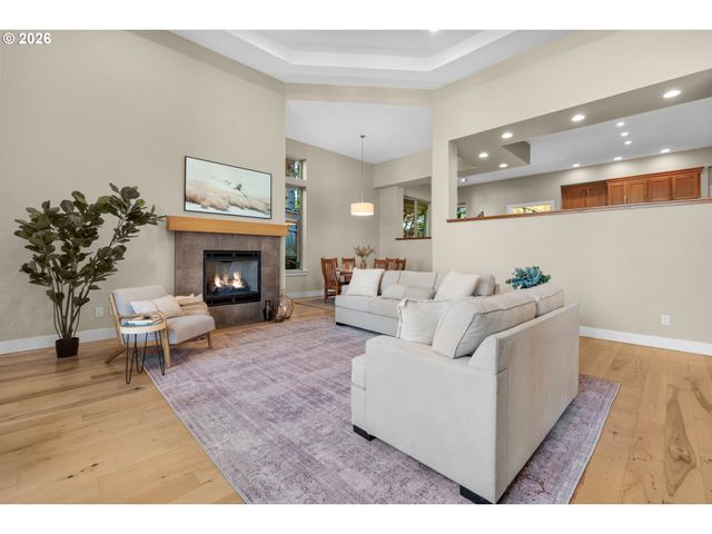 10253 Nw ENGLEMAN St, Portland, OR 97229