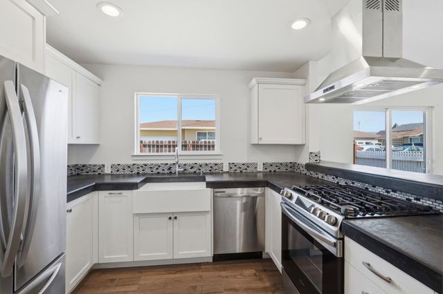 16 Airport Road, Freedom, CA 95019