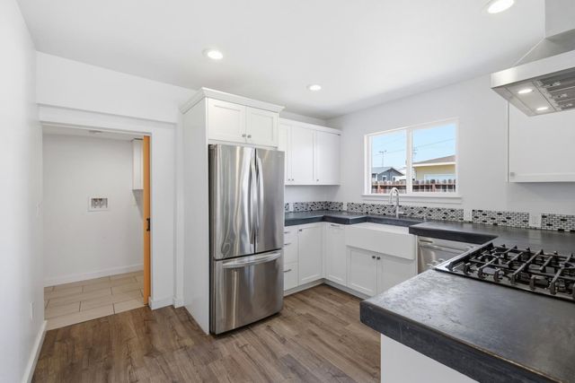 16 Airport Road, Freedom, CA 95019