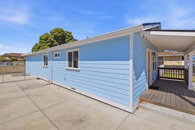 16 Airport Road, Freedom, CA 95019