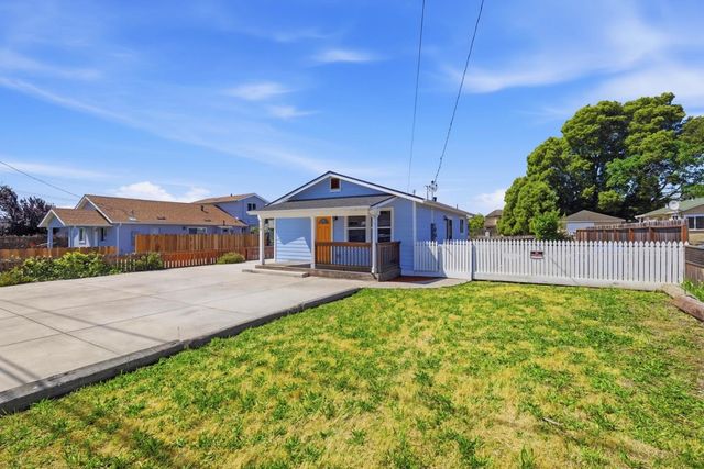 16 Airport Road, Freedom, CA 95019