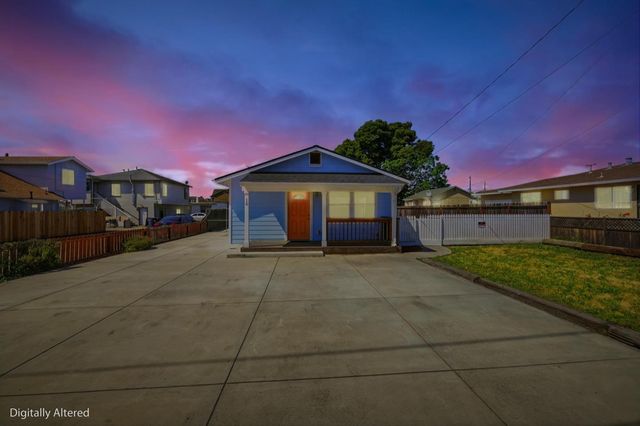 16 Airport Road, Freedom, CA 95019