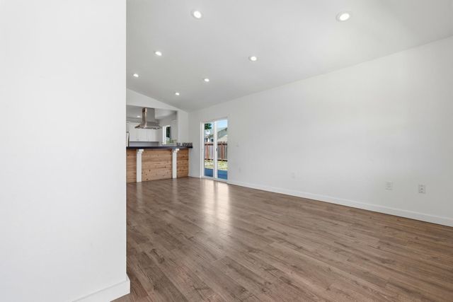 16 Airport Road, Freedom, CA 95019