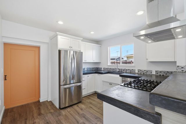 16 Airport Road, Freedom, CA 95019