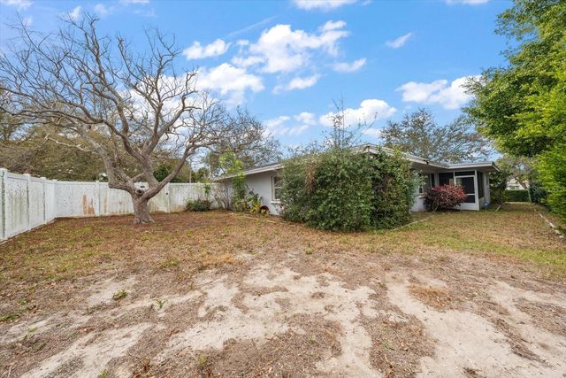 230 GARDEN CIRCLE, Belleair, FL 33756