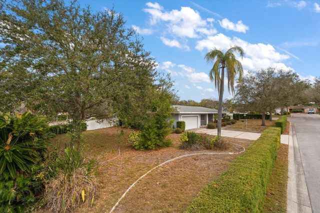 230 GARDEN CIRCLE, Belleair, FL 33756