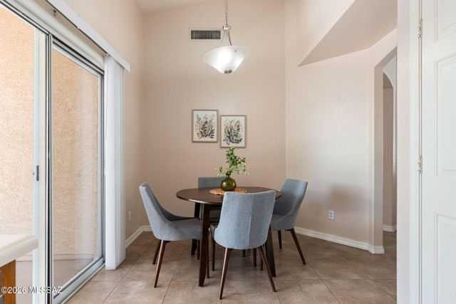 9025 N Clover Way, Tucson, AZ 85743