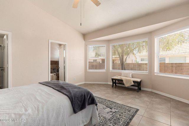 9025 N Clover Way, Tucson, AZ 85743