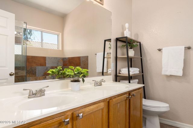 9025 N Clover Way, Tucson, AZ 85743
