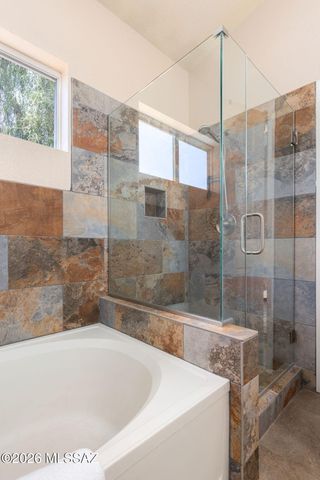 9025 N Clover Way, Tucson, AZ 85743