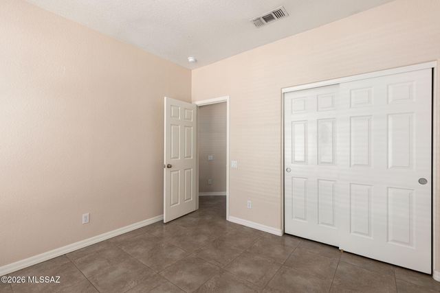 9025 N Clover Way, Tucson, AZ 85743