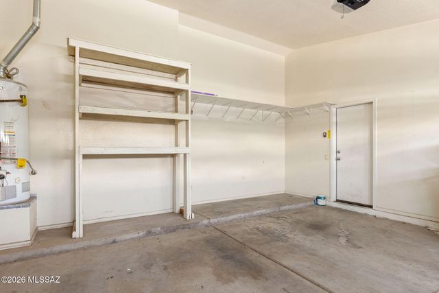 9025 N Clover Way, Tucson, AZ 85743