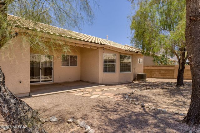 9025 N Clover Way, Tucson, AZ 85743