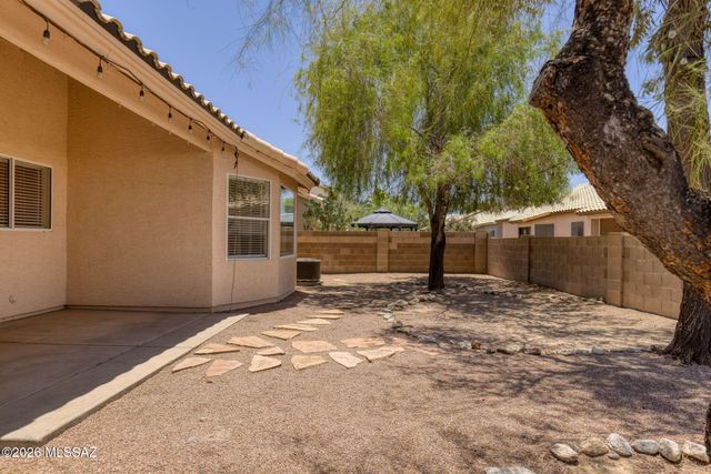 9025 N Clover Way, Tucson, AZ 85743