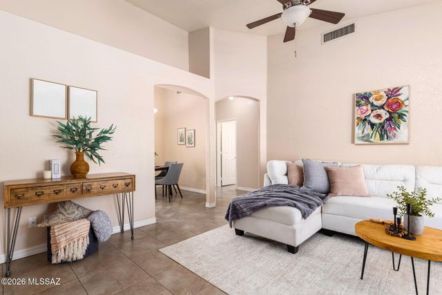 9025 N Clover Way, Tucson, AZ 85743