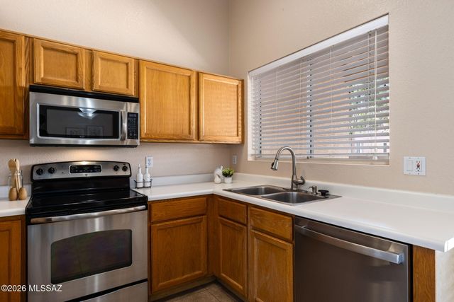 9025 N Clover Way, Tucson, AZ 85743