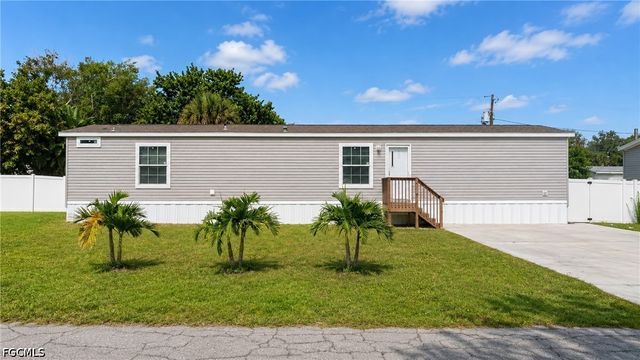 21190 Cypress Park CIR, Estero, FL 33928
