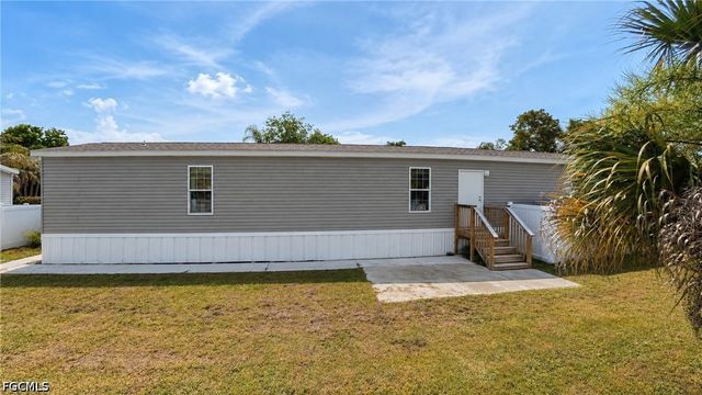 21190 Cypress Park CIR, Estero, FL 33928
