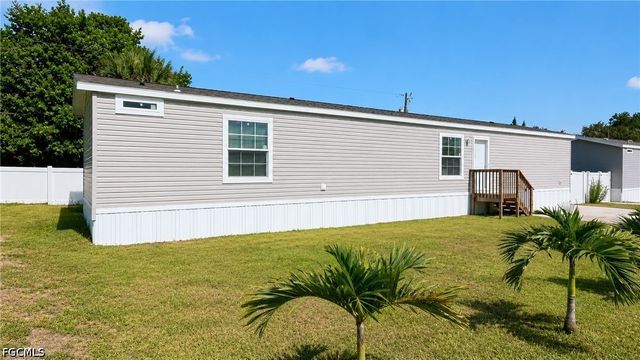 21190 Cypress Park CIR, Estero, FL 33928