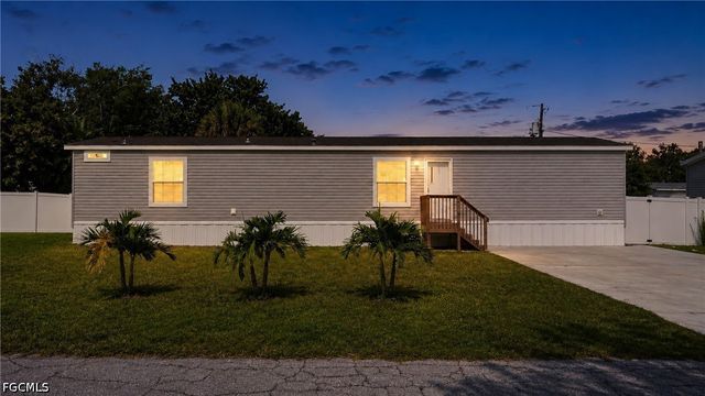21190 Cypress Park CIR, Estero, FL 33928