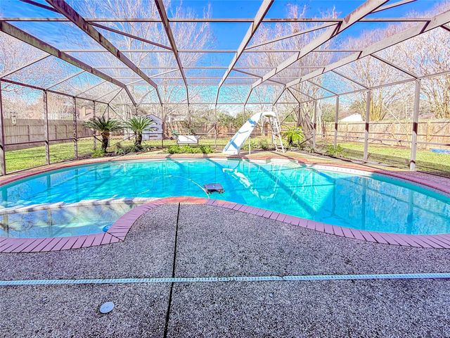 443 Huckleberry Drive, Lake Jackson, TX 77566