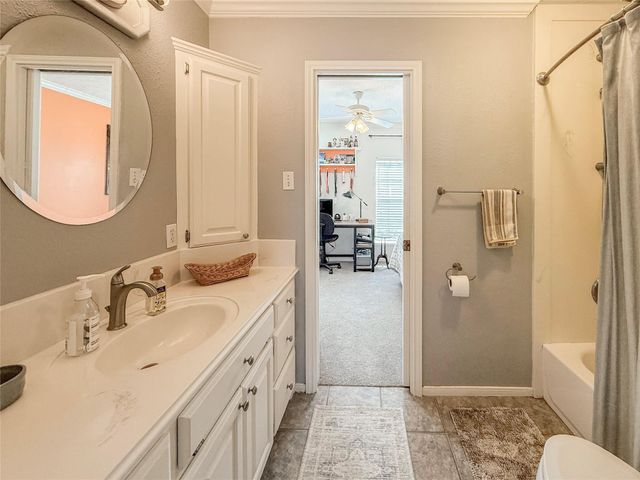 443 Huckleberry Drive, Lake Jackson, TX 77566