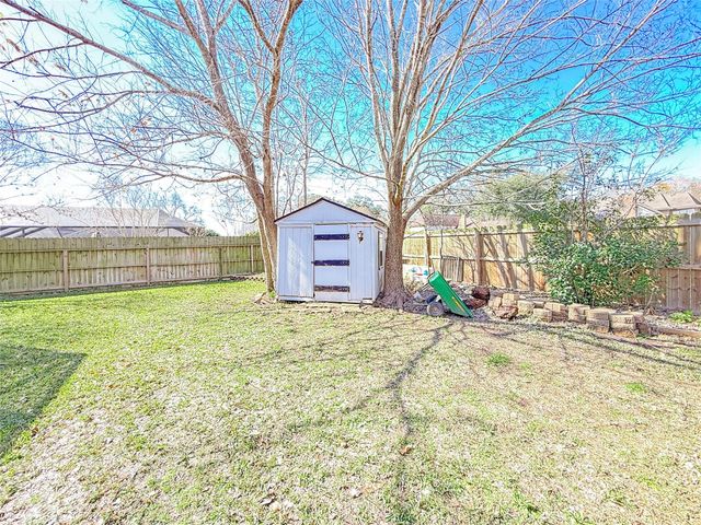 443 Huckleberry Drive, Lake Jackson, TX 77566