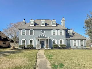 443 Huckleberry Drive, Lake Jackson, TX 77566