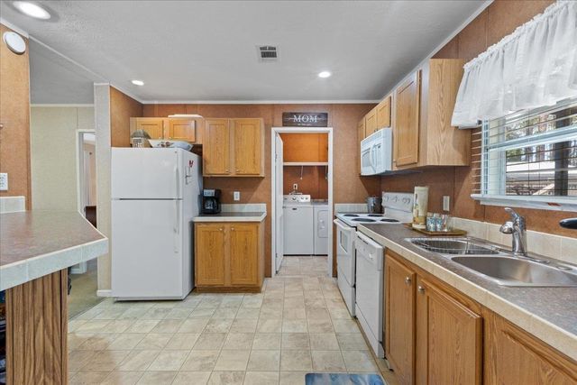 1421 Oak Pond Lane, Steinhatchee, FL 32359