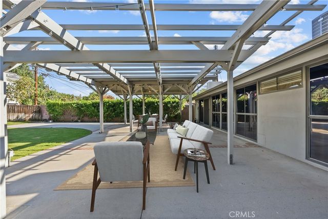9310 Sophia Avenue, North Hills, CA 91343