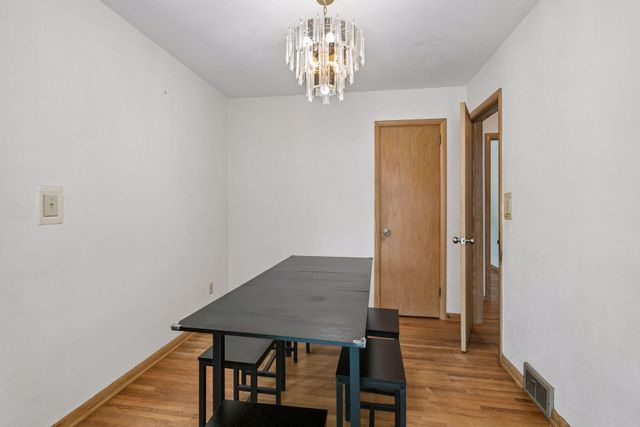 1306 Ryan Avenue W, Roseville, MN 55113