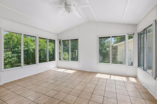 1306 Ryan Avenue W, Roseville, MN 55113