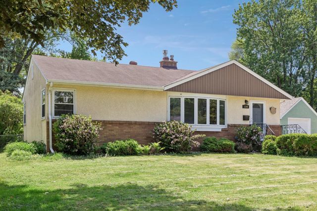 1306 Ryan Avenue W, Roseville, MN 55113