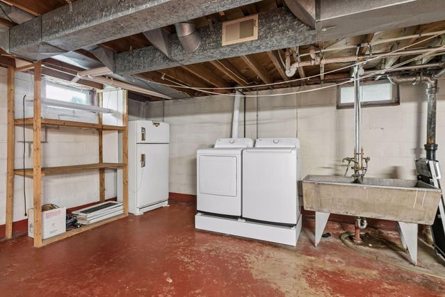 1306 Ryan Avenue W, Roseville, MN 55113