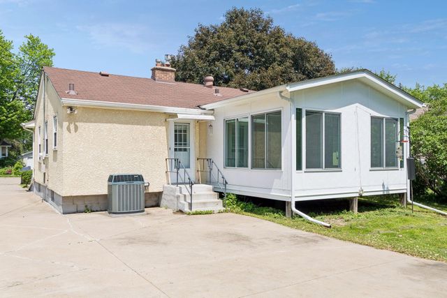 1306 Ryan Avenue W, Roseville, MN 55113