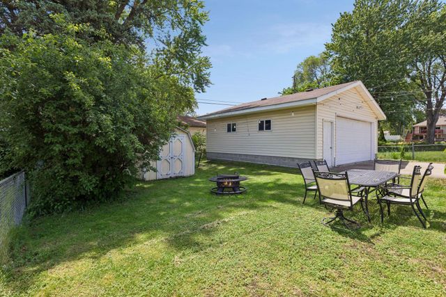 1306 Ryan Avenue W, Roseville, MN 55113