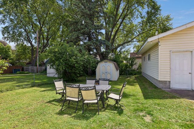 1306 Ryan Avenue W, Roseville, MN 55113