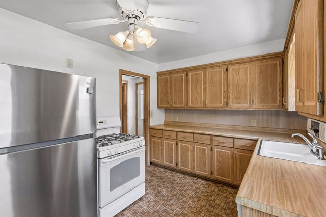 1306 Ryan Avenue W, Roseville, MN 55113